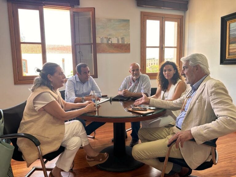 Cabildo y Cámara de Comercio fortalecen su alianza para impulsar el turismo y la economía de la isla