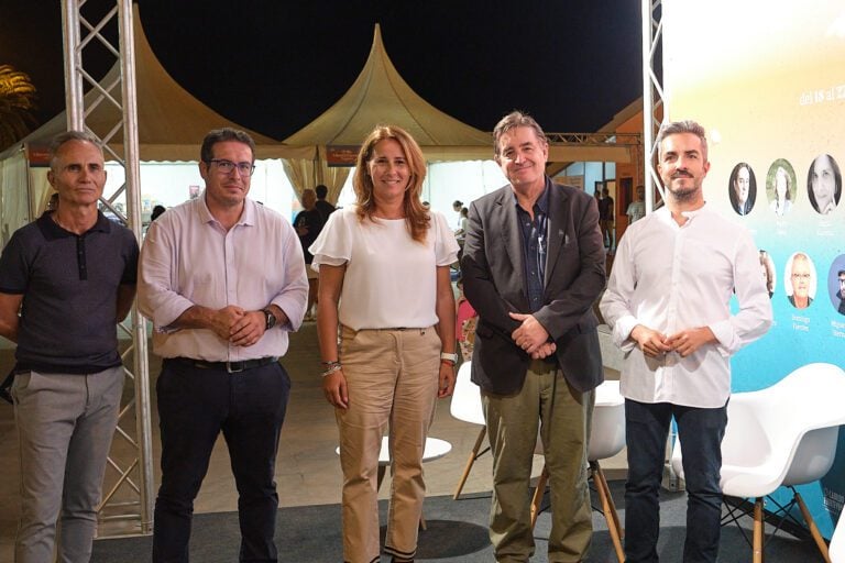 Luis Gª Montero reivindica el papel de las bibliotecas en la conferencia inaugural de la Feria del Libro