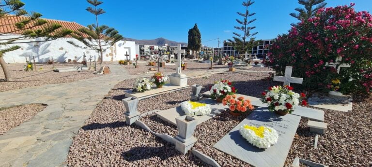 Puerto del Rosario se prepara para celebrar la festividad de Todos los Santos