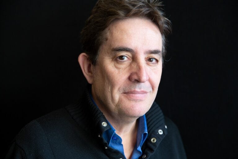 El poeta Luis García Montero y la cantante Sheila Blanco, inauguran la Feria del Libro