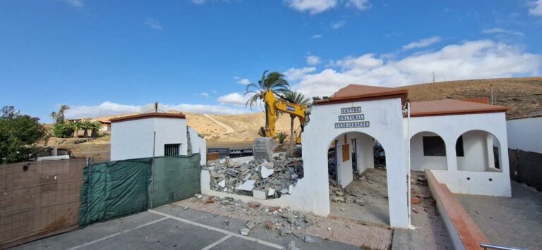Tuineje desbloquea los proyectos del campo de fútbol de Gran Tarajal y Tarajalejo