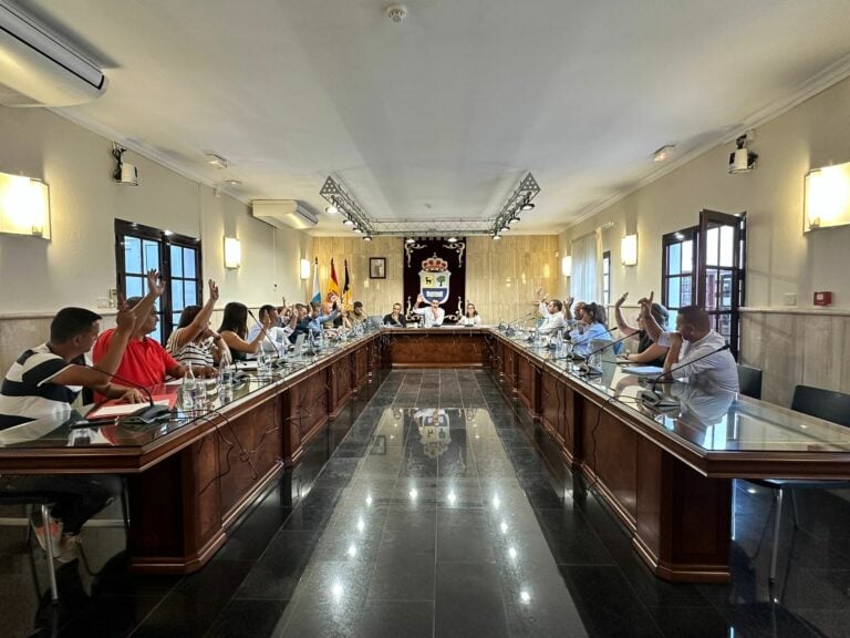 La Oliva garantiza el cuidado de las zonas verdes durante los próximos cuatro años