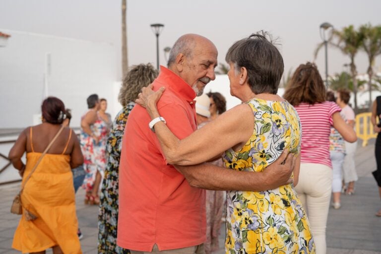 La Oliva recibe a los mayores de la isla en el proyecto «Reencontrándonos»