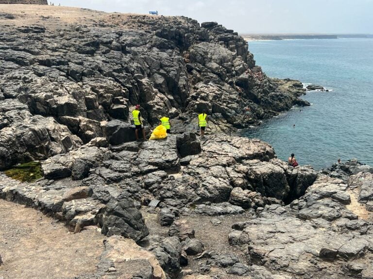 La Oliva impulsa un nuevo contrato de limpieza en zonas urbanas y playas