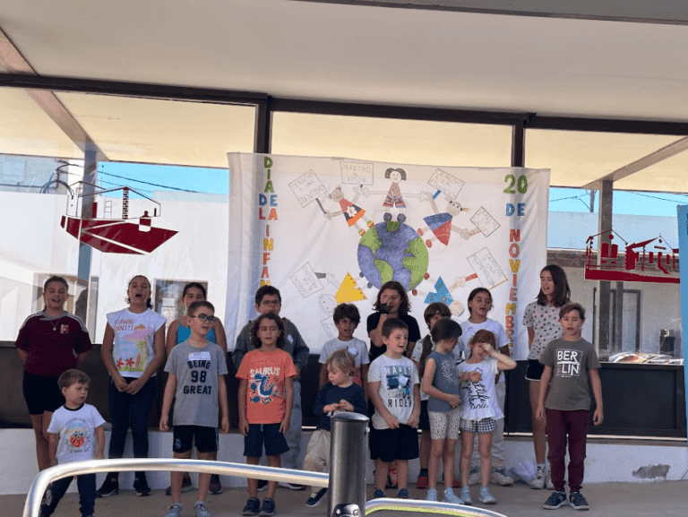 El alumnado del CEIP Ampuyenta celebra el Día Mundial de la Infancia y da voz a los que no la tienen