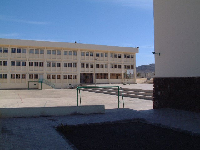 Los incendios de la residencia de estudiantes de Gran Tarajal ponen de relieve fallas de seguridad en el CEIP de la localidad