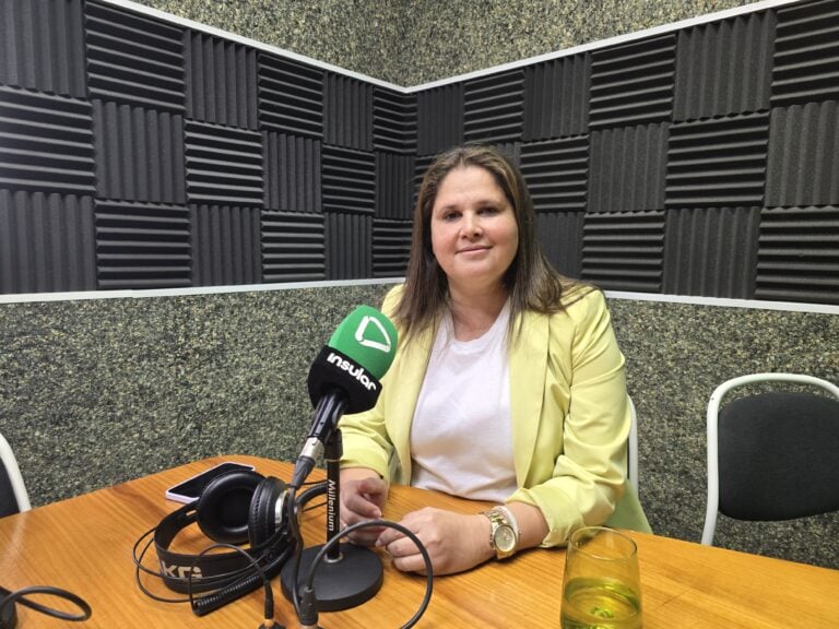 Esther Hernández: “La alcaldesa tiene alergia al trabajo, ni siquiera los de su propia formación están satisfechos”