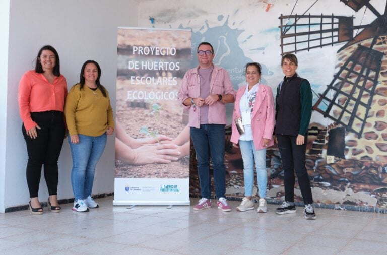 60 estudiantes participan en unas jornadas sobre huertos ecológicos celebradas en Tefía