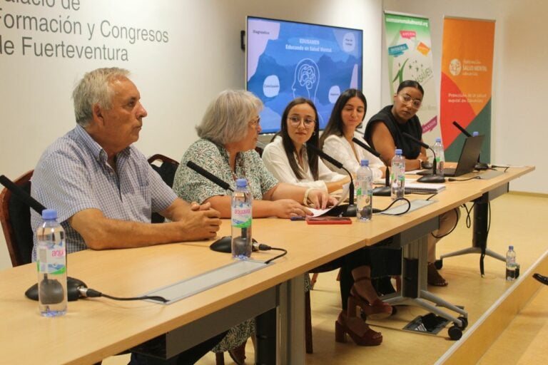 Asomasamen recibe la Medalla de Oro de Canarias