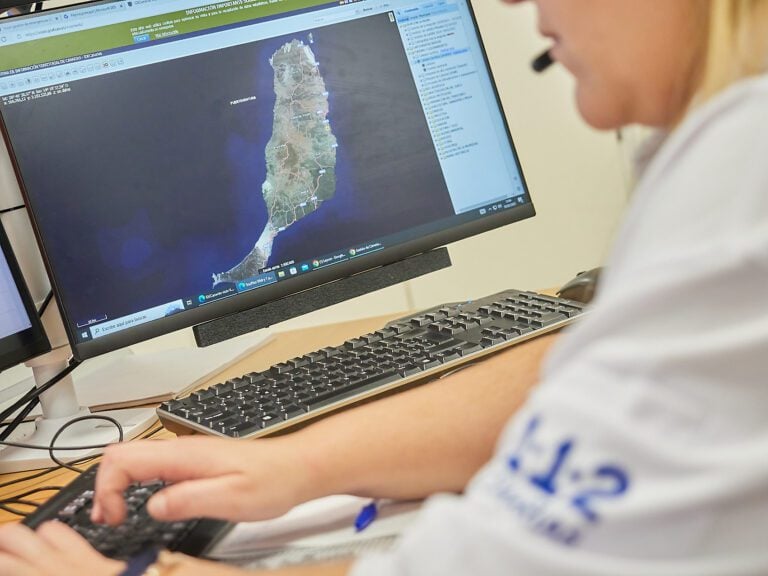 Herido de carácter moderado tras volcar su furgoneta en Puerto del Rosario