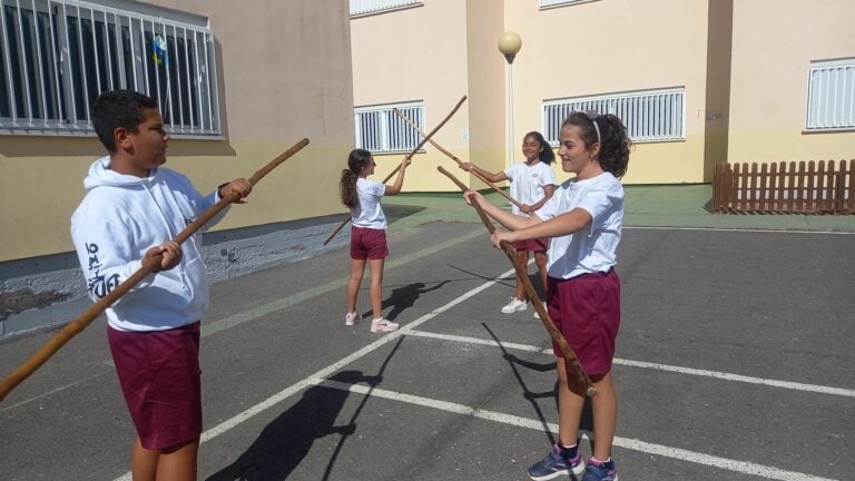 «No Olvides lo Nuestro»  promueve los deportes tradicionales en los centros escolares de la Isla