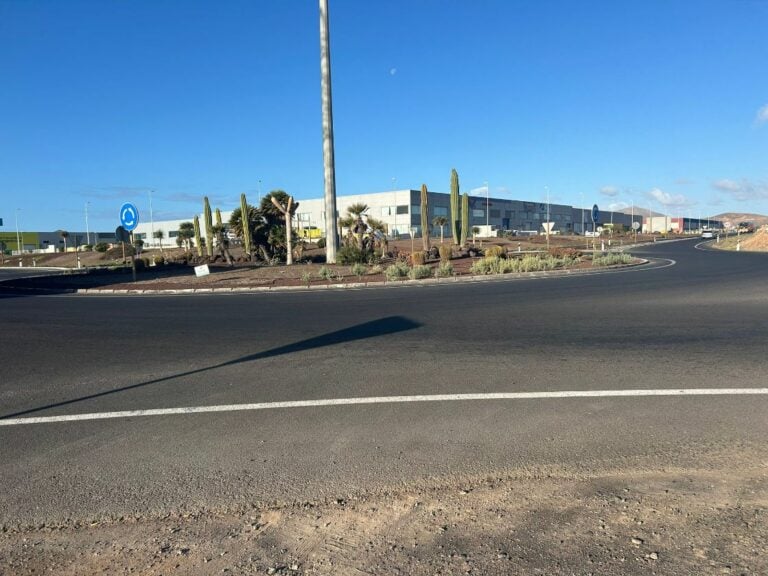 Contratada la rehabilitación del firme de la carretera FV-2 entre El Cuchillete y el cruce La Araña
