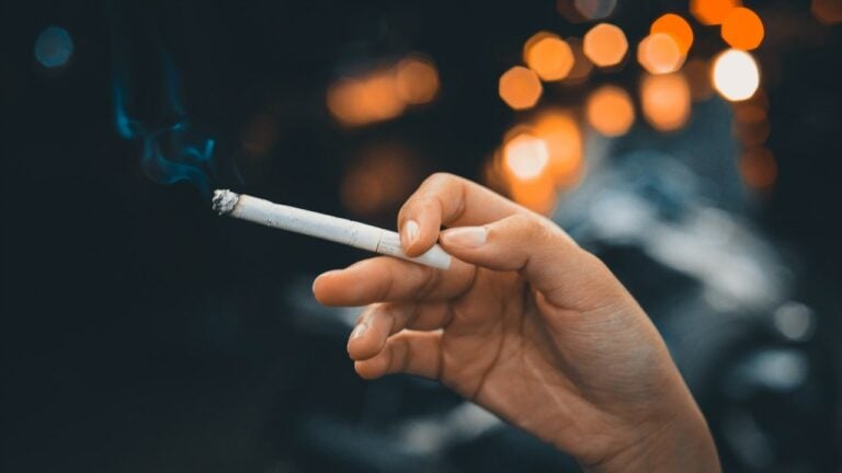 Día Mundial Sin Tabaco: Propuesta para Prohibir Fumar en las Terrazas de Bares y Restaurantes