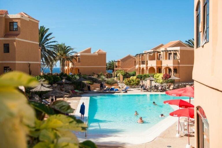 Checkin Hotels se estrena en Fuerteventura con el «Bakour Fuerteventura La Pared»