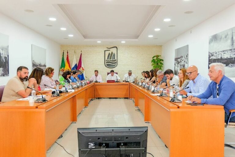 Puerto del Rosario actualiza tres ordenanzas fiscales aprobadas hace 26 años y aún en pesetas