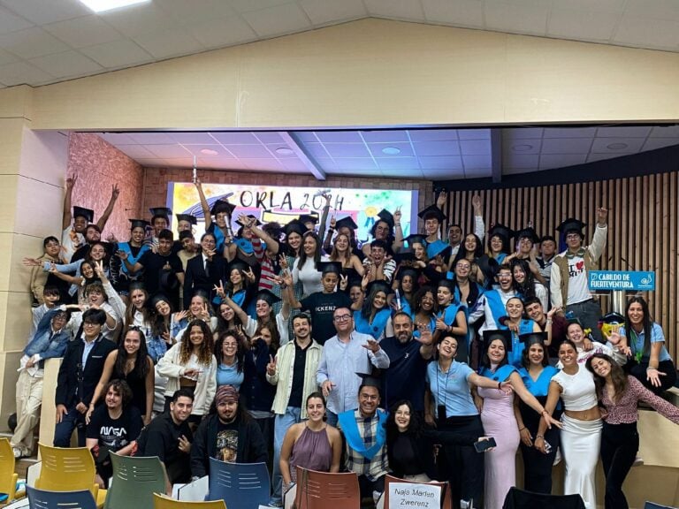 Más de 50 jóvenes majoreros se orlan como dinamizadores