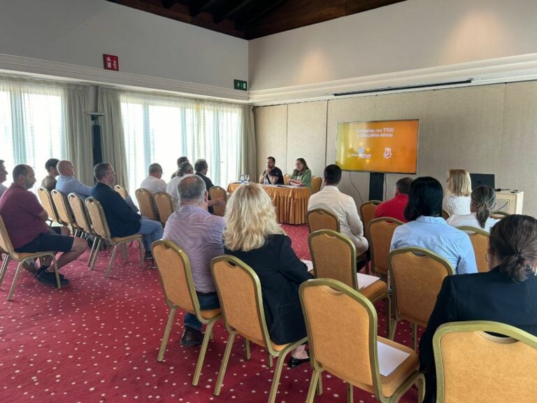 El sector turístico de La Oliva se reúne con el Patronato