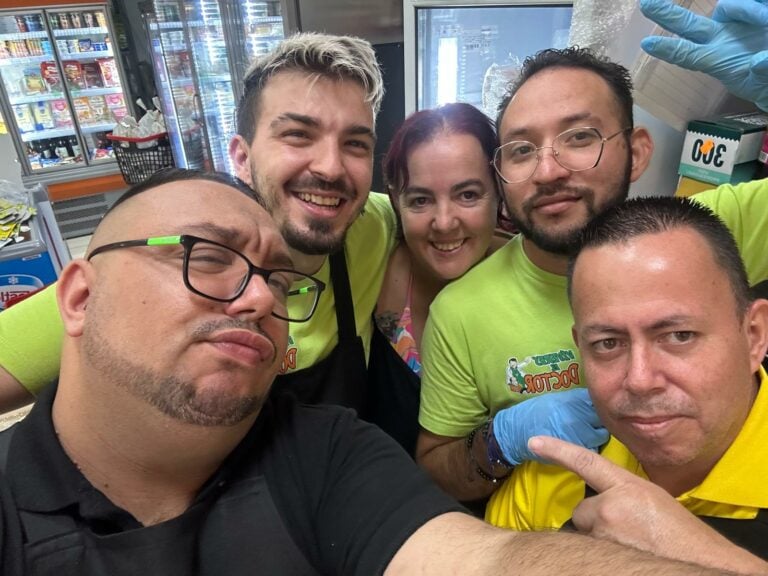 Víveres El Doctor celebra 8 años al servicio de la comunidad