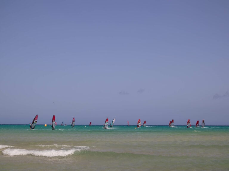Blanca Alabau se mantiene en el Top de la competición de Foil Slalom en el Mundial de Windsurf de Fuerteventura