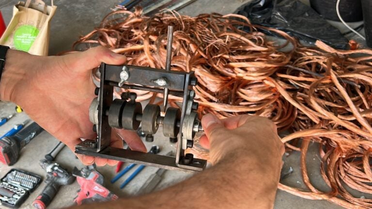 Roba 87 kg de cobre del alumbrado y deja sin luz parte de Caleta de Fuste