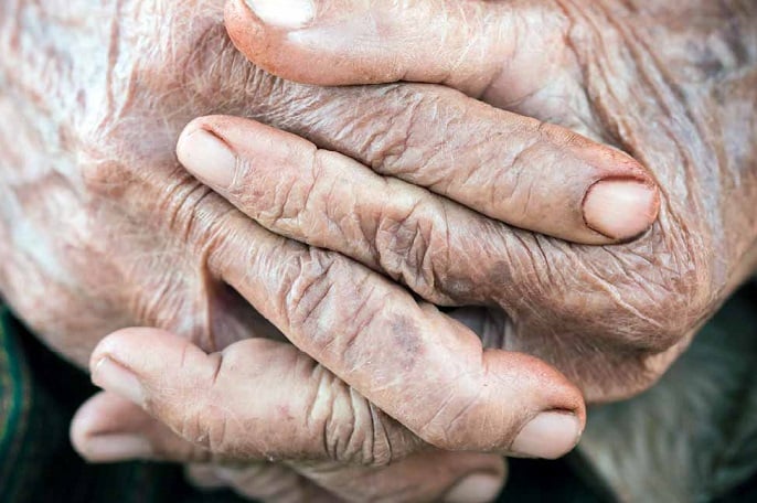 La Policía Nacional detiene a un hombre por no cuidar de su padrastro y tenerlo en condiciones insalubres en la capital majorera