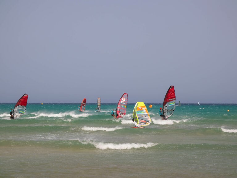 Pierre Mortefon y Sarah Quita Offringa capitanean el Slalom X en Fuerteventura