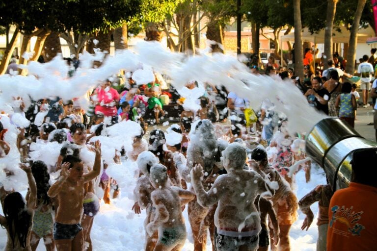 Verano en la plaza: diversión familiar cada sábado en antigua