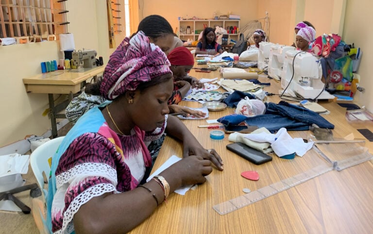 Pedro Sánchez promueve proyectos de cooperación Canarias-África en su gira africana