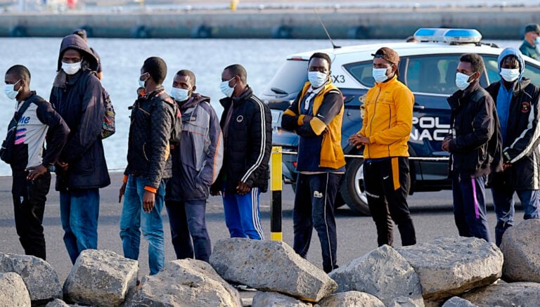 Llegada de una nueva patera a Puerto del Rosario reaviva la crisis migratoria en Canarias