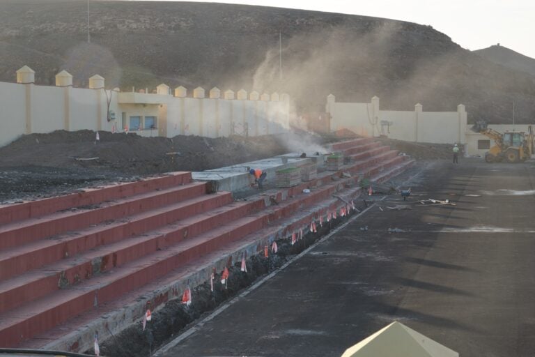 El Cabildo de Fuerteventura supervisa las obras del Campo de Fútbol de La Lajita que ascienden a 2,5 millones de euros