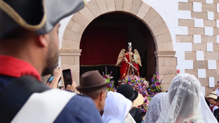 Tuineje revive su historia con el desembarco de corsarios británicos y la romería de San Miguel Arcángel