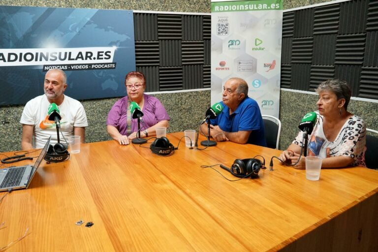 Vecinos de Tesjuate combaten la soledad y el miedo con alegría formando parte de la «familia Castillejo»