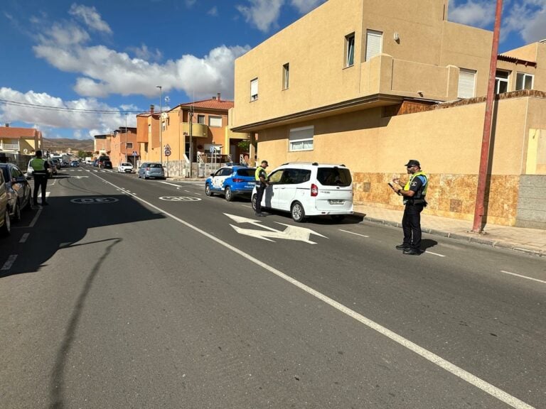 La Policía Local de Puerto del Rosario intensifica los controles de tráfico y transporte en el aeropuerto y El Matorral