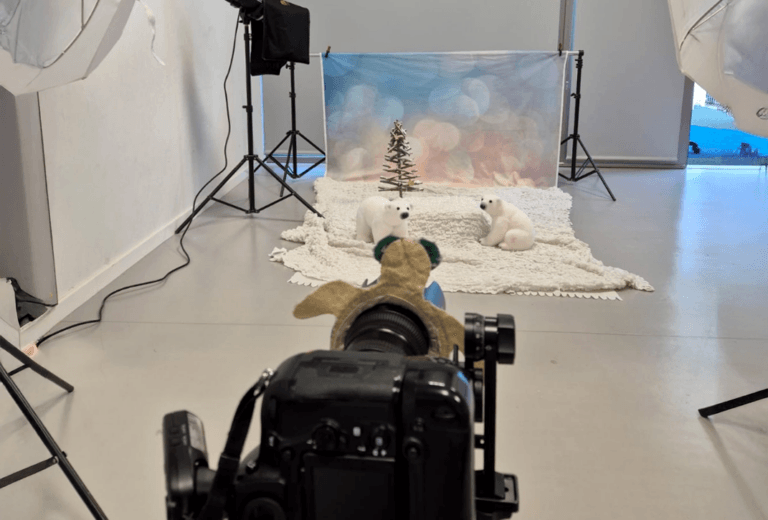 El alumnado de las escuelas infantiles de Pájara se viste de Navidad en una sesión fotográfica única