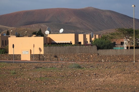 El Ayuntamiento de La Oliva rechaza la moción del PP para insonorizar la autovía Caldereta-Corralejo