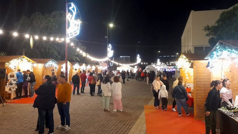 Mercado Navideño de Puerto del Rosario: un epicentro de magia festiva hasta el 6 de enero