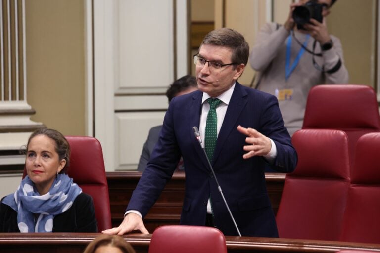 VOX apoya destinar fondos RIC a vivienda pública en Canarias