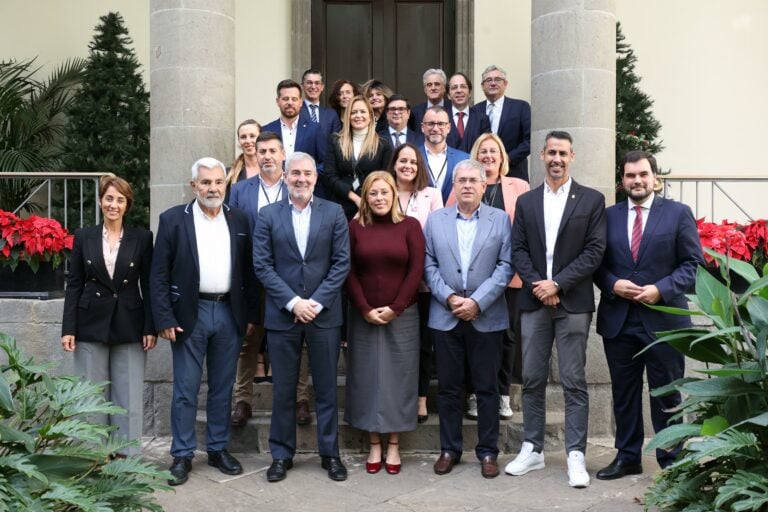 El Parlamento canario toma en consideración por primera vez en la historia una ley propuesta por municipios