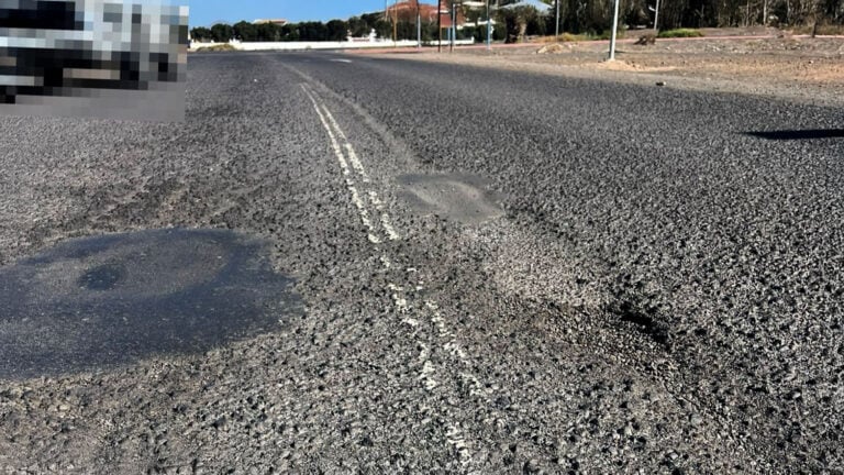 El PP exige asfaltado urgente en la carretera al Centro de Salud y CEIP Gran Tarajal