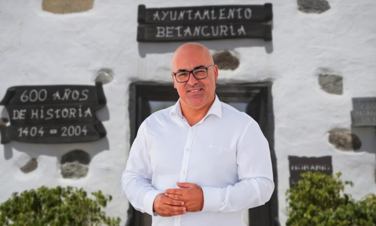 Enrique Cerdeña bajo la lupa: denuncian acoso laboral y contratos menores irregulares