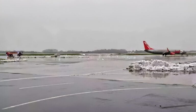 Avión de Jet2 realiza aterrizaje de emergencia en Manchester antes de llegar a Fuerteventura