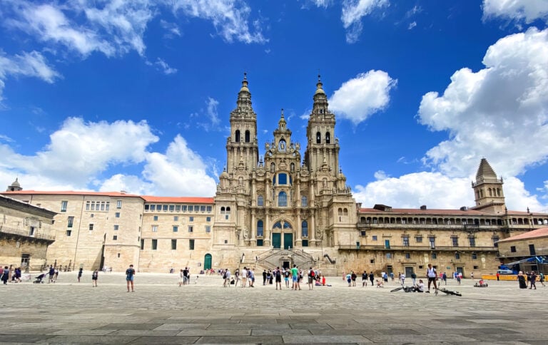 La comunidad gallega en Fuerteventura, golpeada por el recorte de Ryanair