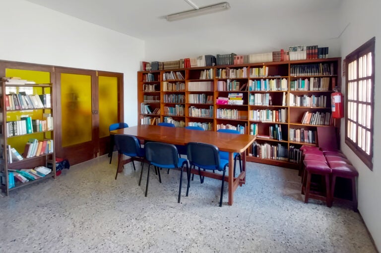 La Biblioteca de Tetir, un rincón para volver a encontrarse con los libros y con el alma del pueblo