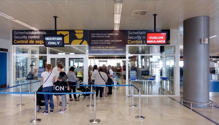 El aeropuerto de Fuerteventura ampliará media hora su horario a partir de noviembre