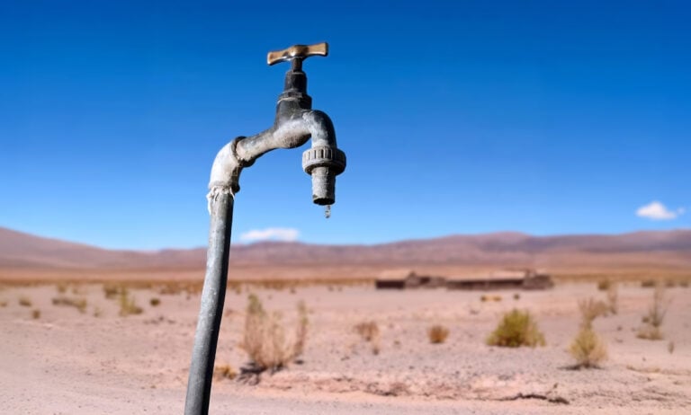 “Celebrar” el Día Mundial del Agua con los grifos secos