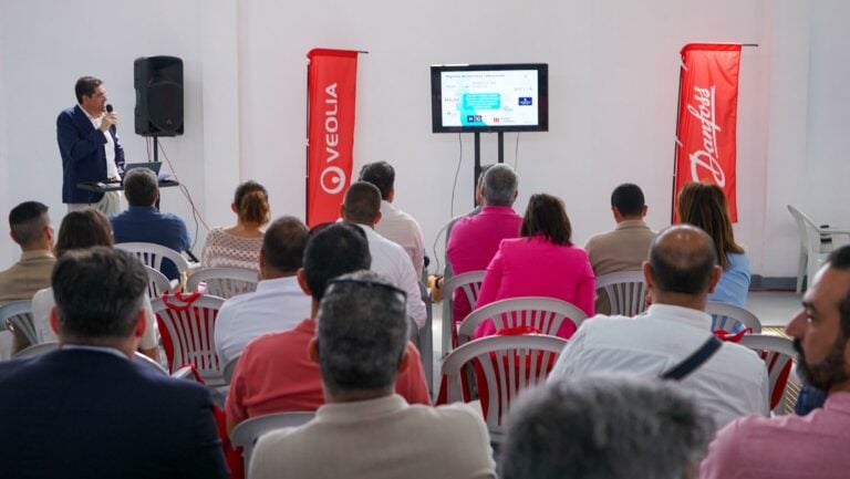 Suministros de Agua La Oliva abre sus puertas para presentar su planta desaladora