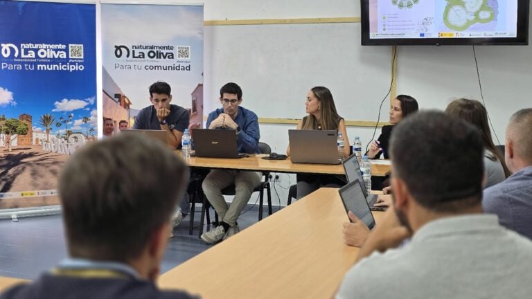 La Oliva impulsa un plan técnico para transformar sus zonas verdes con especies autóctonas y criterios climáticos