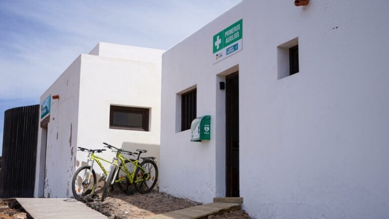 La Oliva inaugura un puesto de primeros auxilios en la isla de Lobos