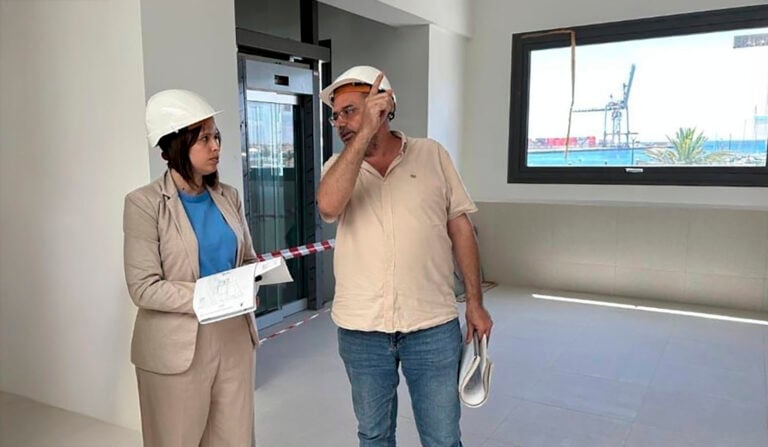 Casi un millón de euros para transformar el Mercado Municipal en un espacio moderno con 14 puestos y vistas al mar