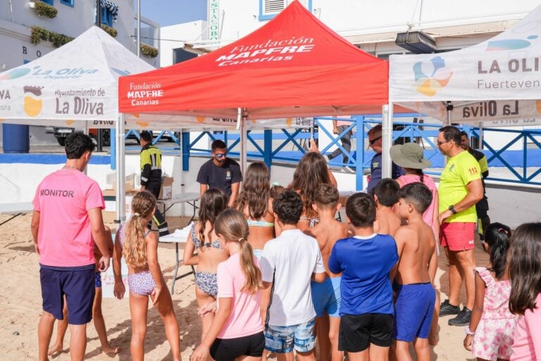 La Oliva lanza una campaña para prevenir ahogamientos en colaboración con Fundación MAPFRE Canarias